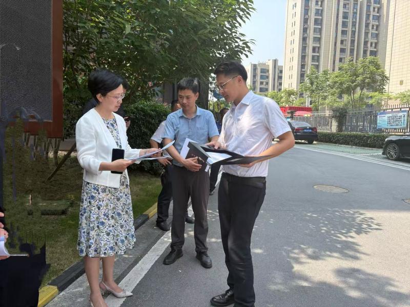 县人大常委会调研县城管局工作