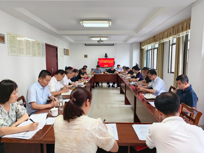 县人大常委会党组理论学习中心组（扩大）会议召开